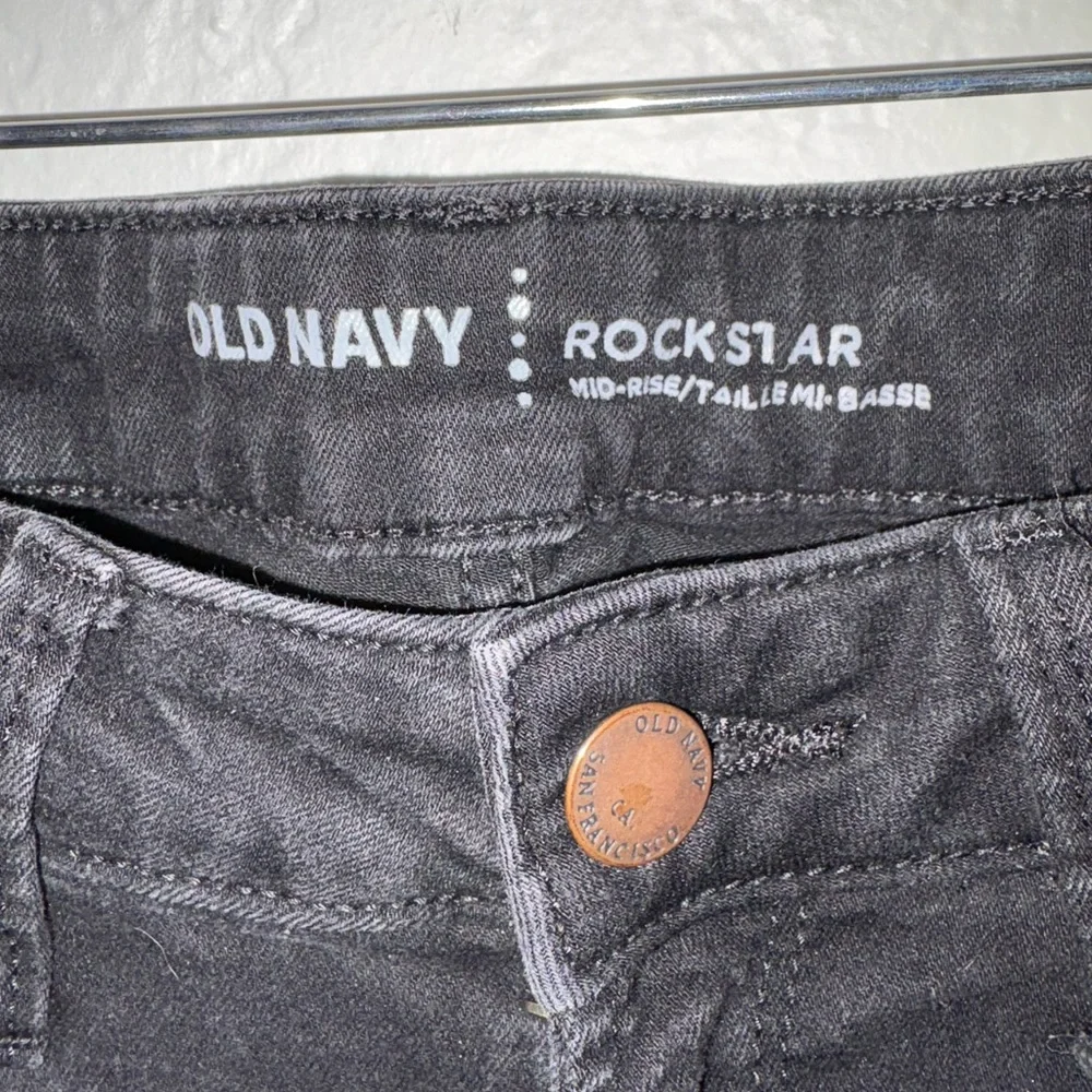 Old Navy Rockstar Mid-Rise Black Skinny Jeans (Size 8 Long)